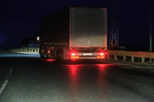 dont-deal-with-trucking-companies-alone-hire-a-truck-accident-attorney