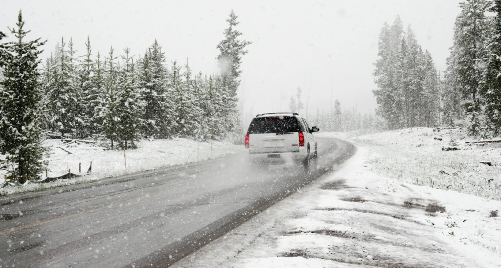 recomendaciones-de-un-abogado-de-accidente-de-carro-en-salt-lake-al-conducir-en-nieve